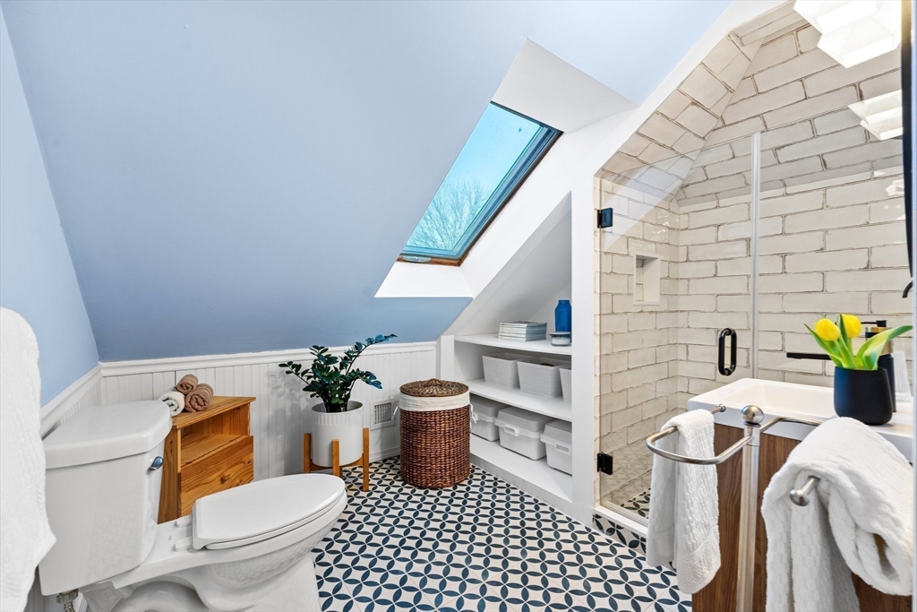 188 Chestnut Ave # 3