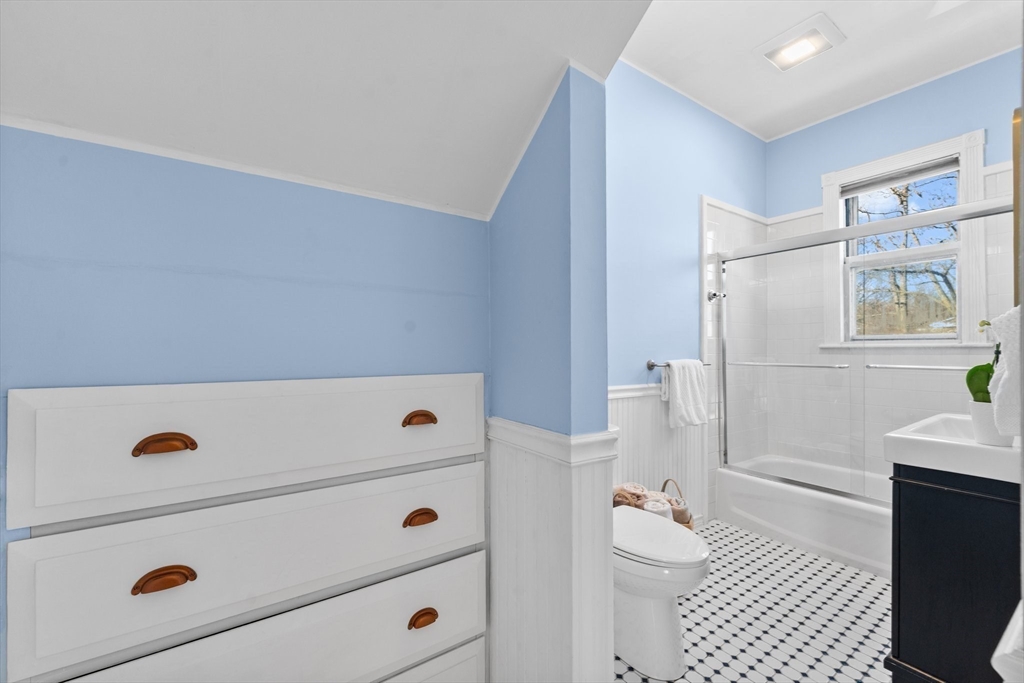 188 Chestnut Ave # 3