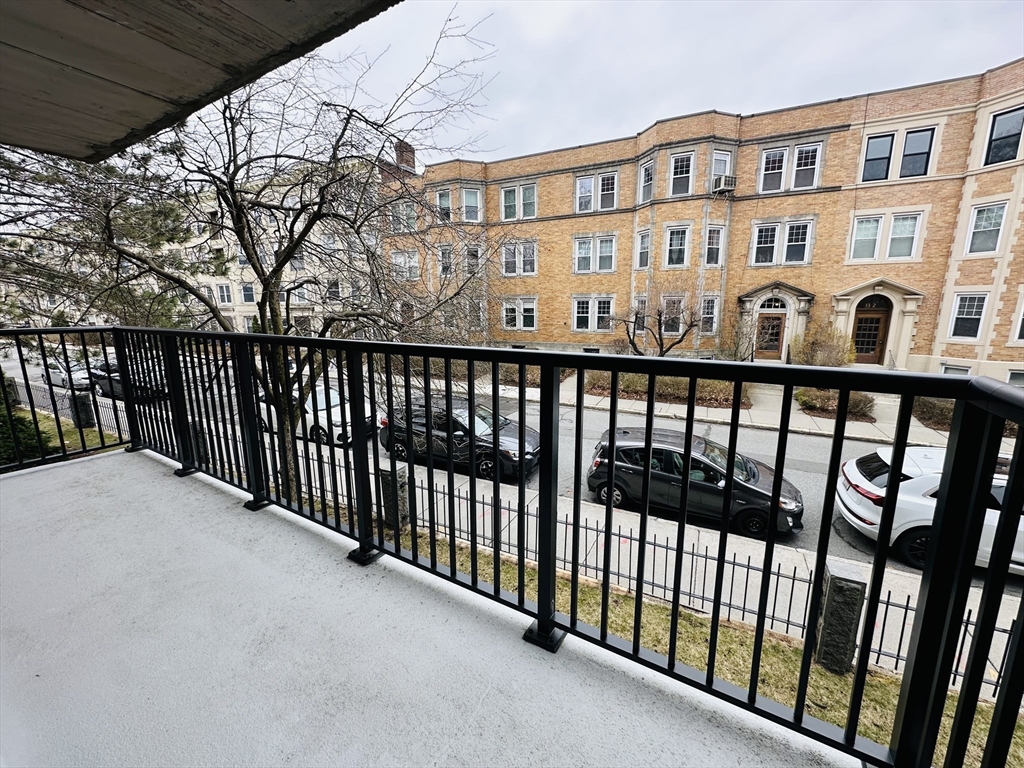 125 Pleasant St # 209