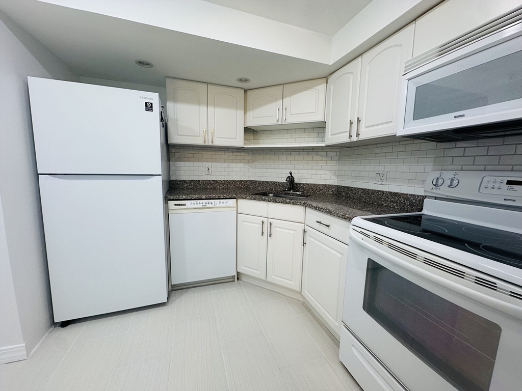 125 Pleasant St # 209