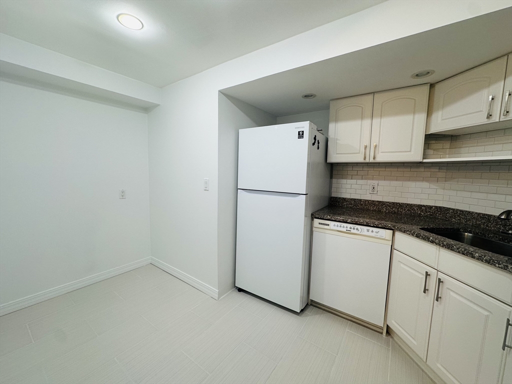 125 Pleasant St # 209