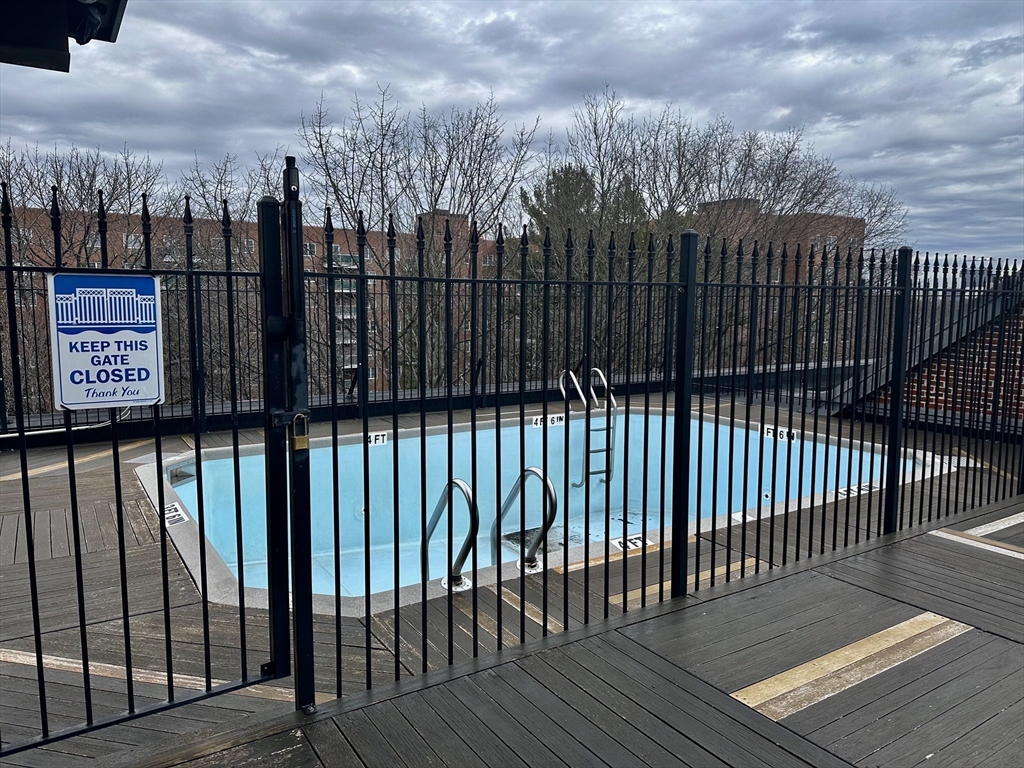 125 Pleasant St # 209