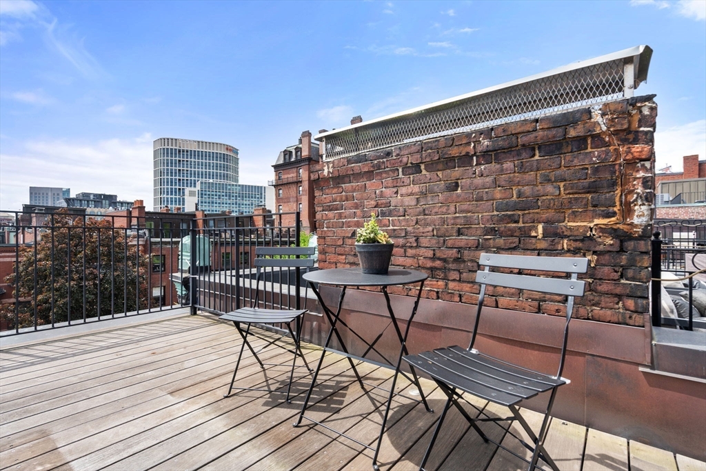 393 Marlborough St # 8