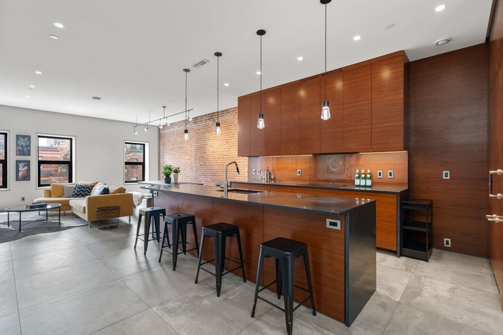 393 Marlborough St # 8