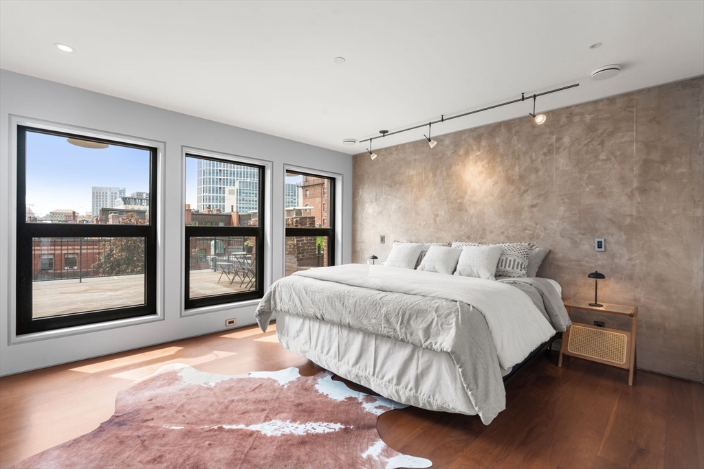 393 Marlborough St # 8