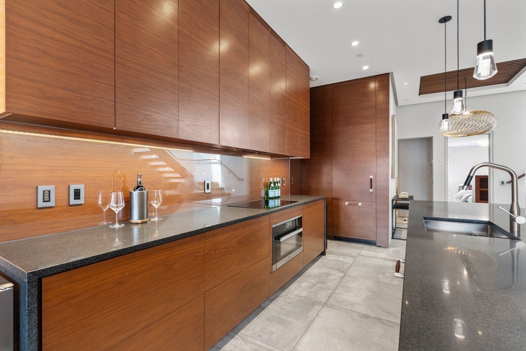 393 Marlborough St # 8