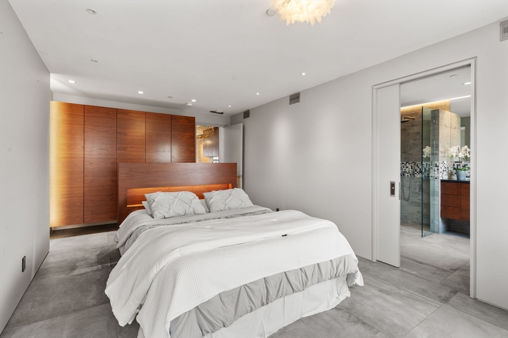 393 Marlborough St # 8