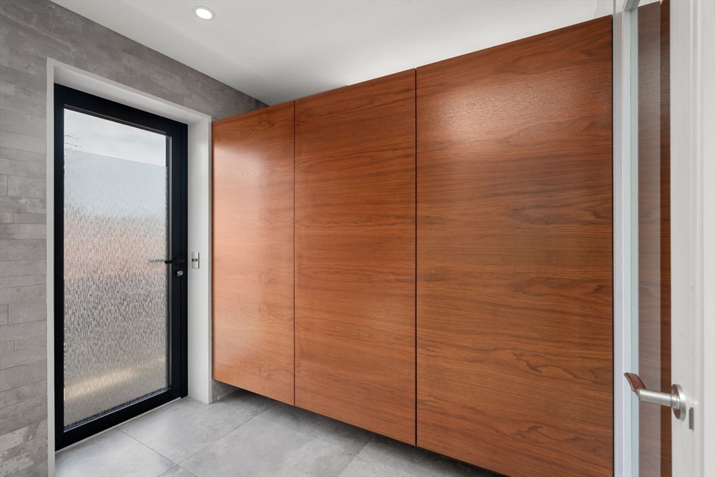 393 Marlborough St # 8