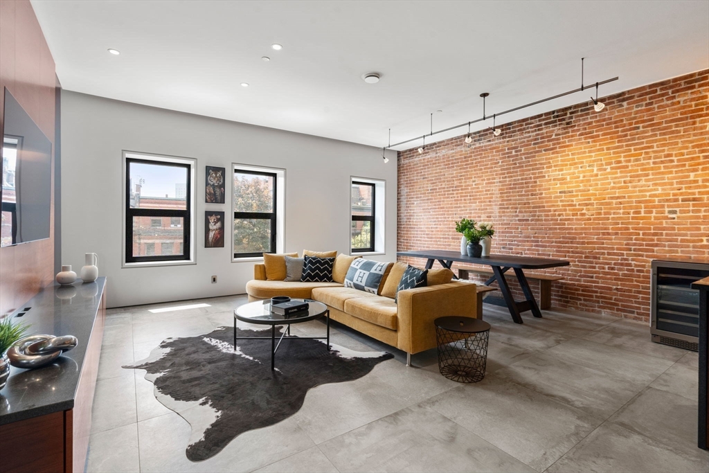 393 Marlborough St # 8