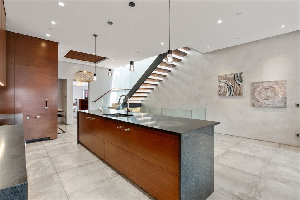 393 Marlborough St # 8