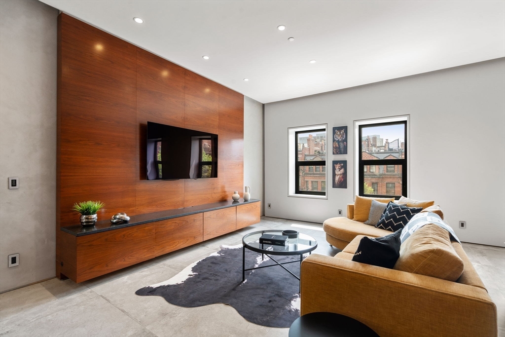 393 Marlborough St # 8