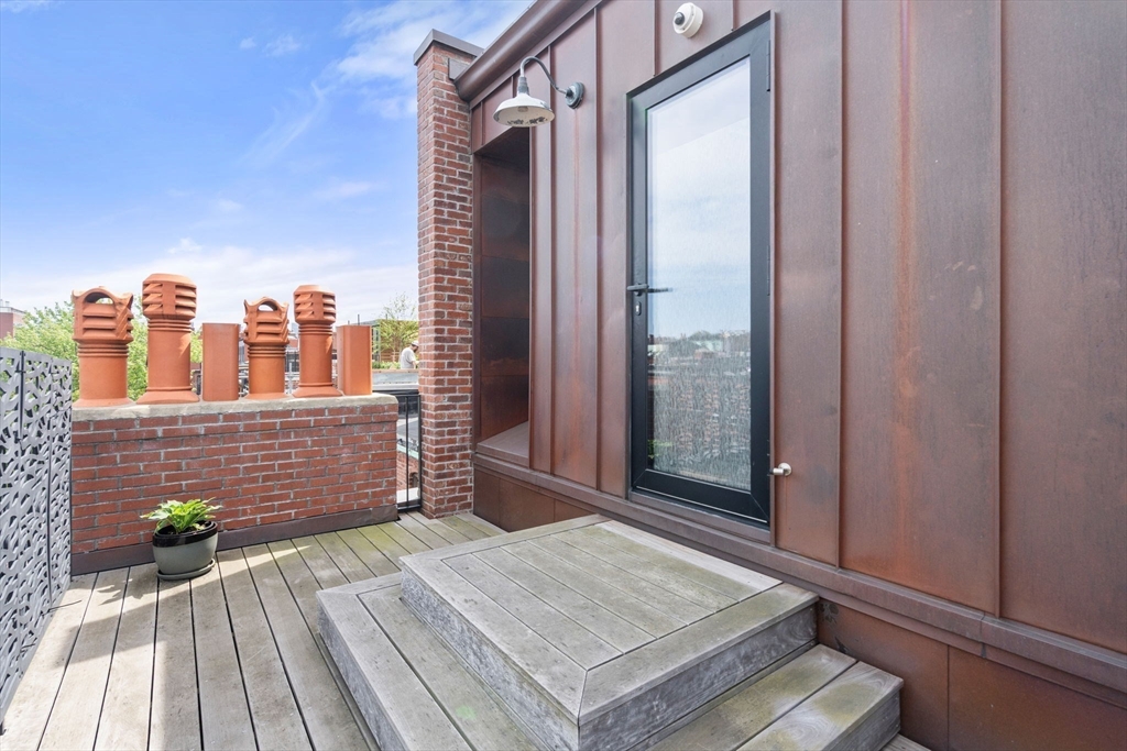 393 Marlborough St # 8