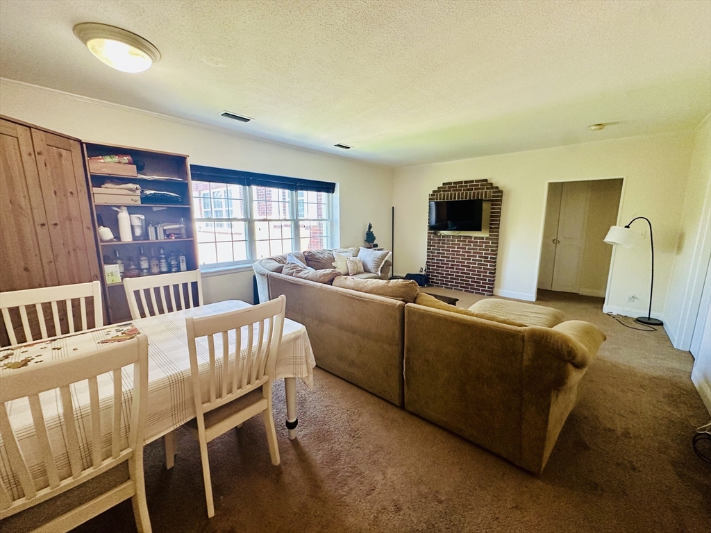 169 Lake Shore Rd # 3