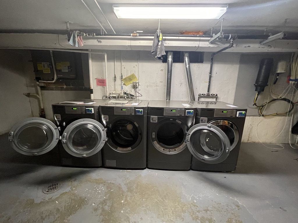 169 Lake Shore Rd # 3