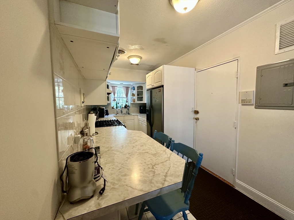 169 Lake Shore Rd # 3