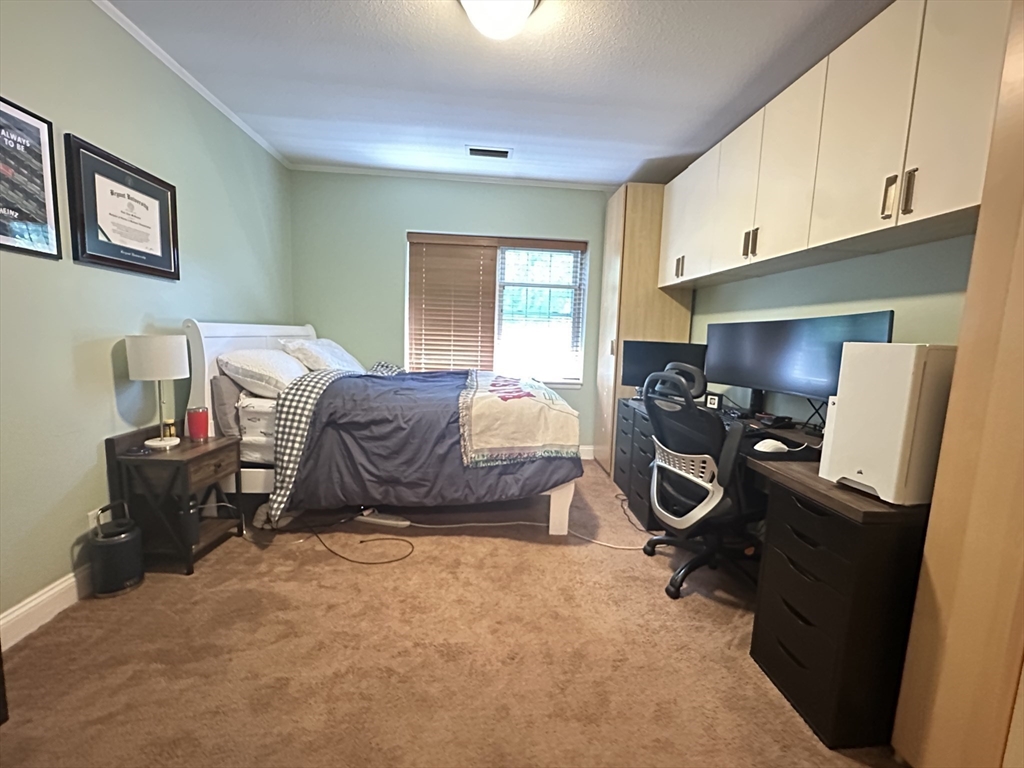 169 Lake Shore Rd # 3