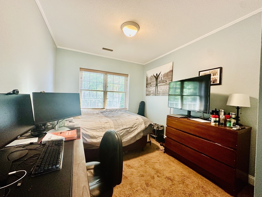 169 Lake Shore Rd # 3