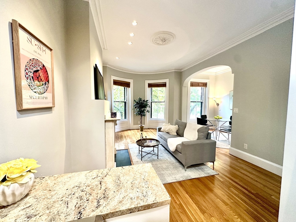 12 Claremont Pk # 4