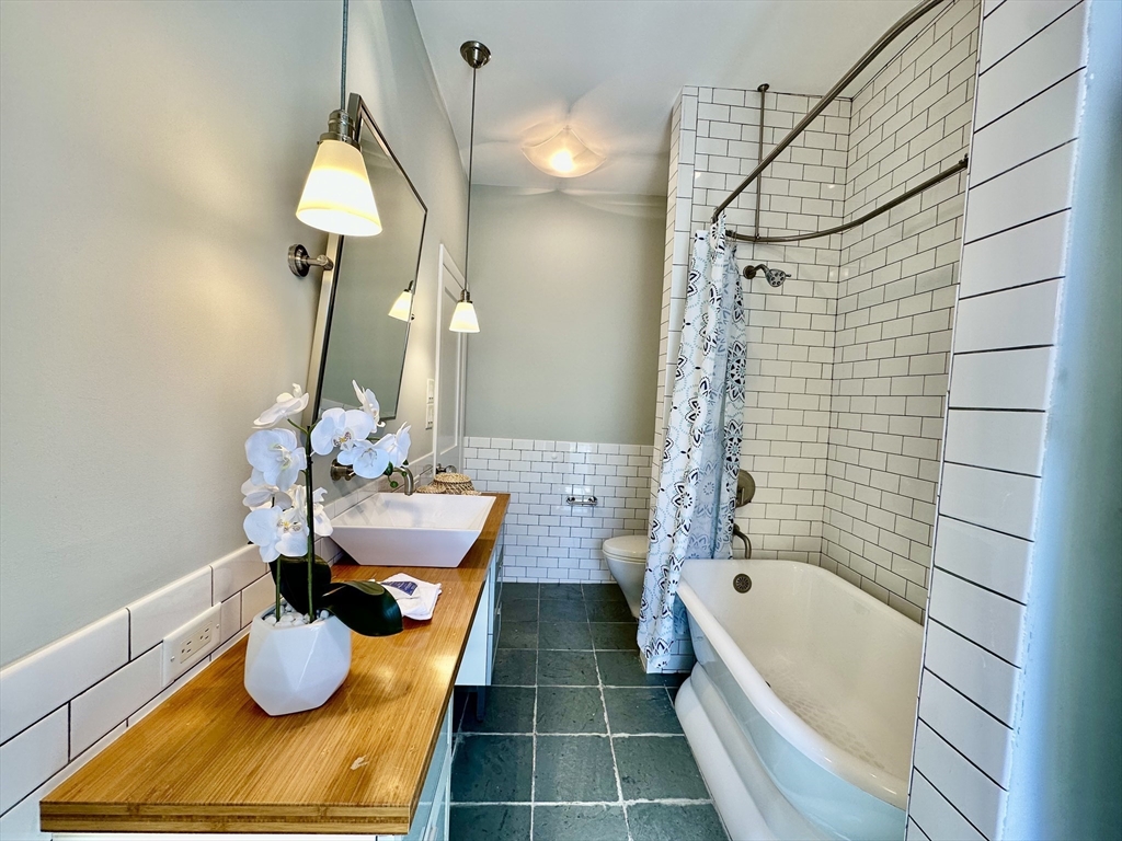 12 Claremont Pk # 4