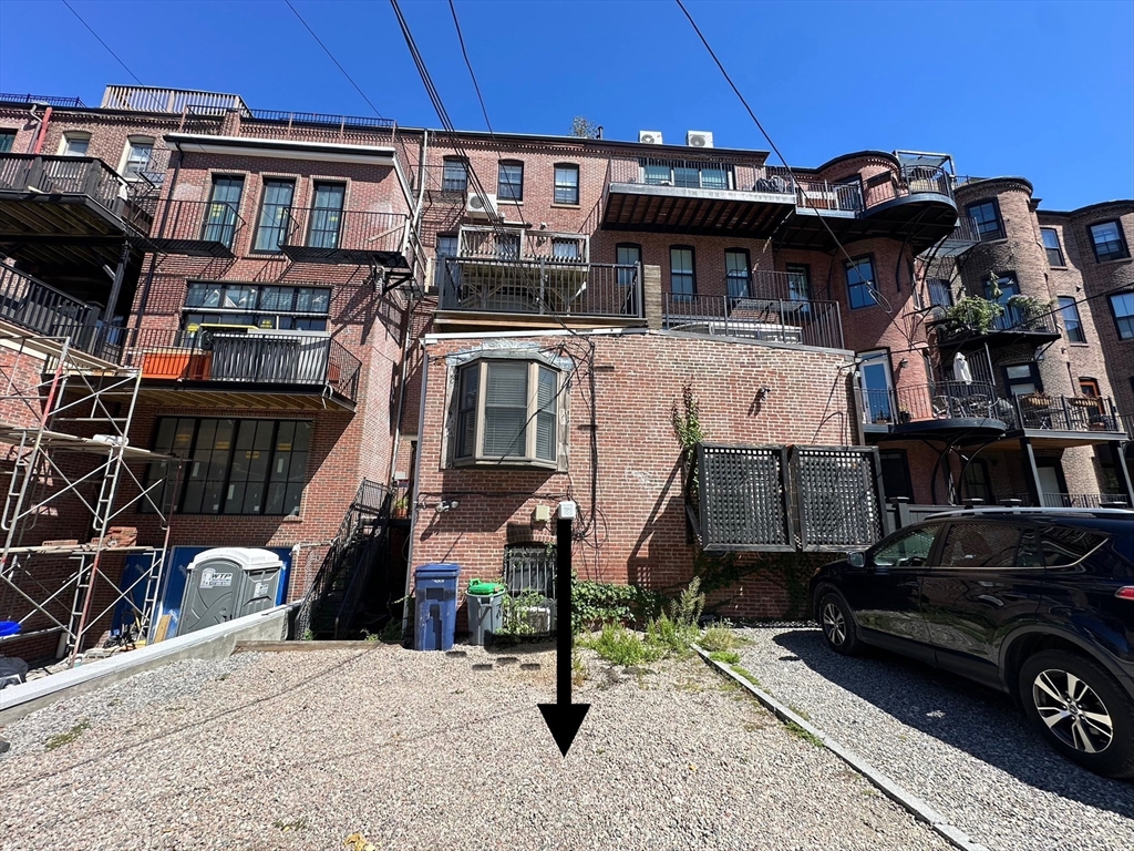 12 Claremont Pk # 4