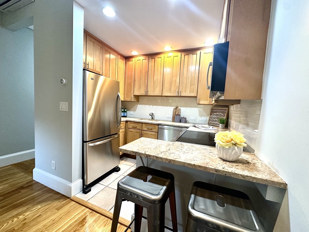 12 Claremont Pk # 4