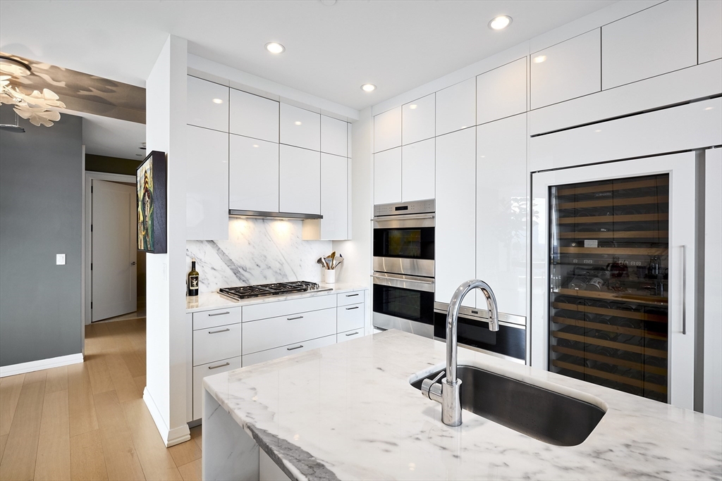 1 Franklin St # 5206