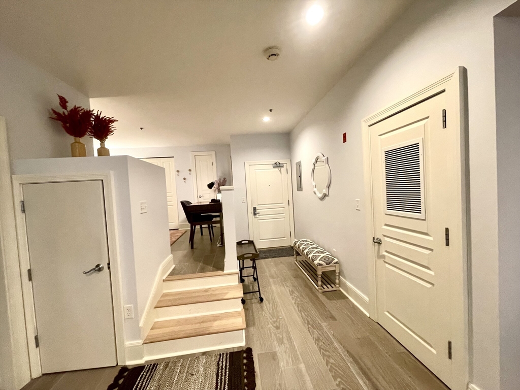 1387 Washington St Unit: 203Furnishe