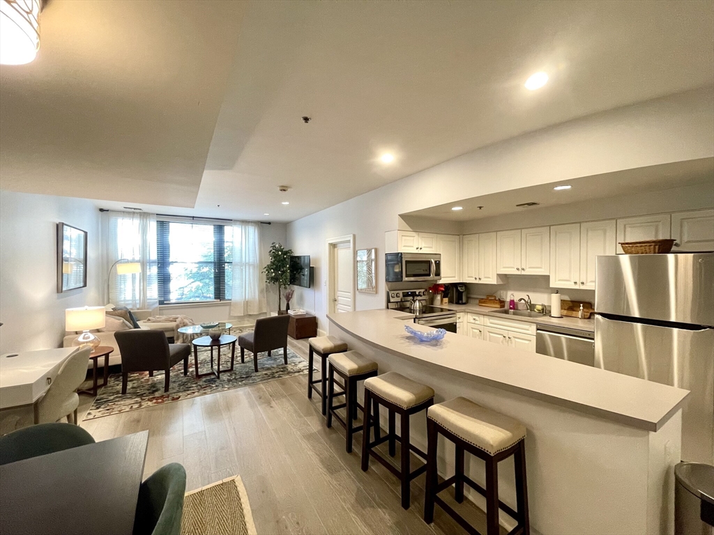 1387 Washington St Unit: 203Furnishe