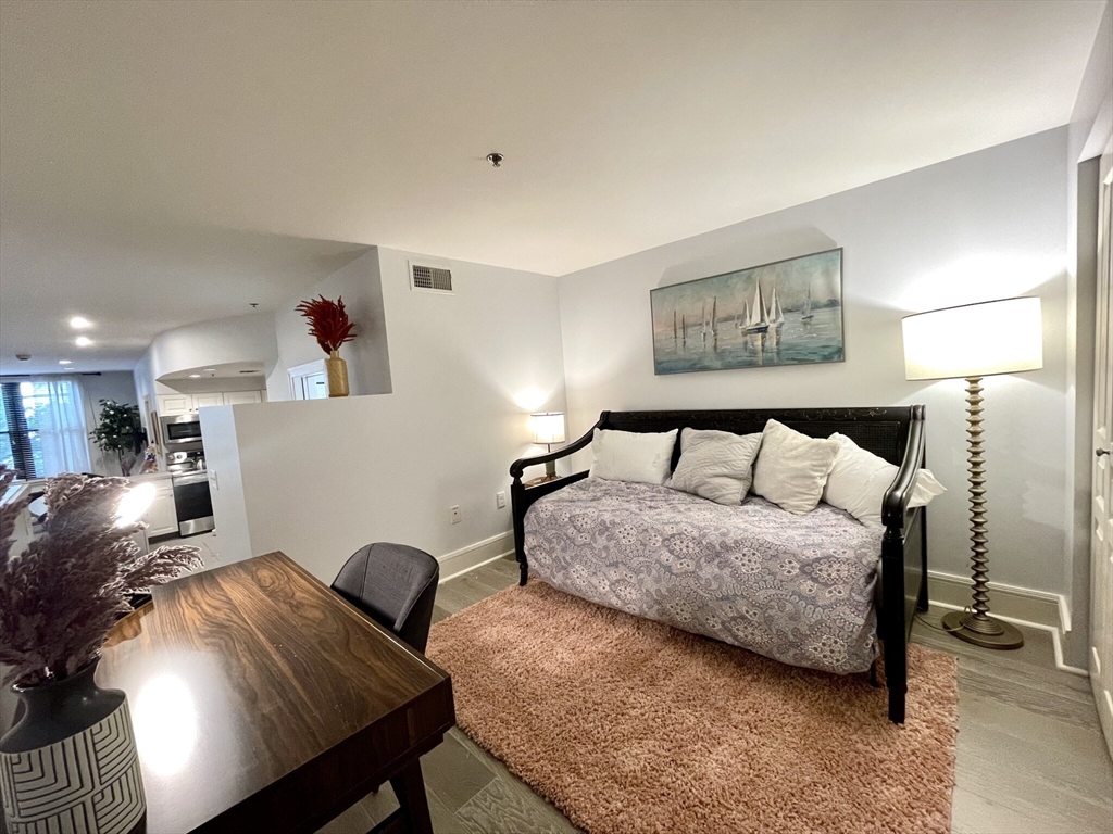 1387 Washington St Unit: 203Furnishe