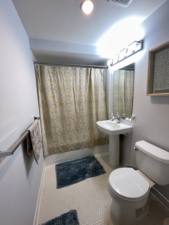 1387 Washington St Unit: 203Furnishe