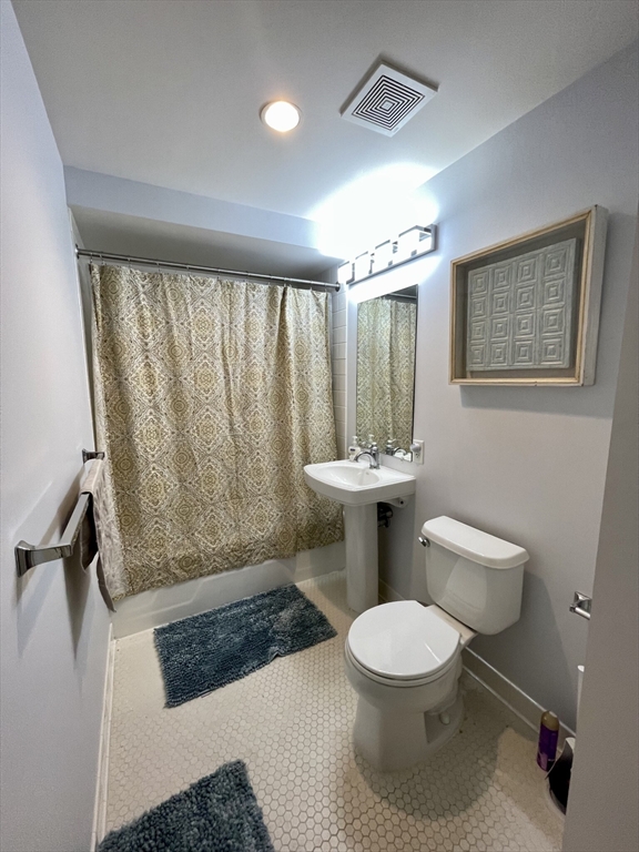 1387 Washington St Unit: 203Furnishe