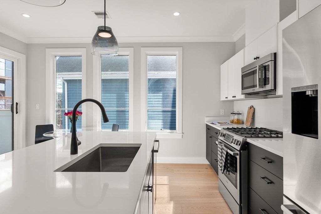 109 Prospect St # 205