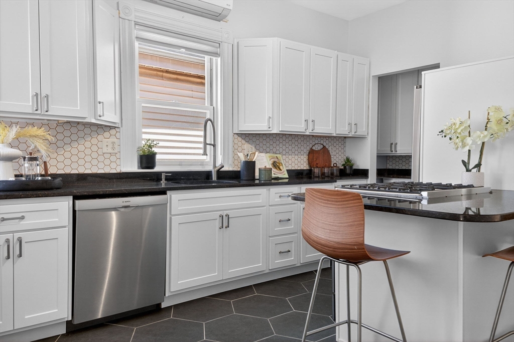 26 Custer St # 2