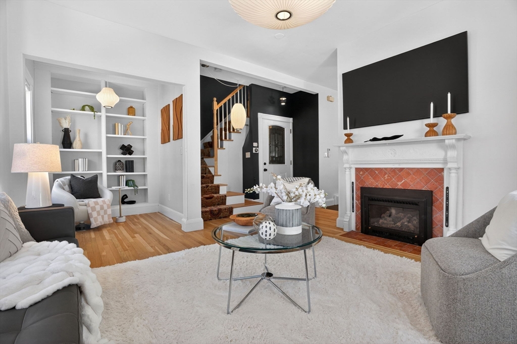 26 Custer St # 2