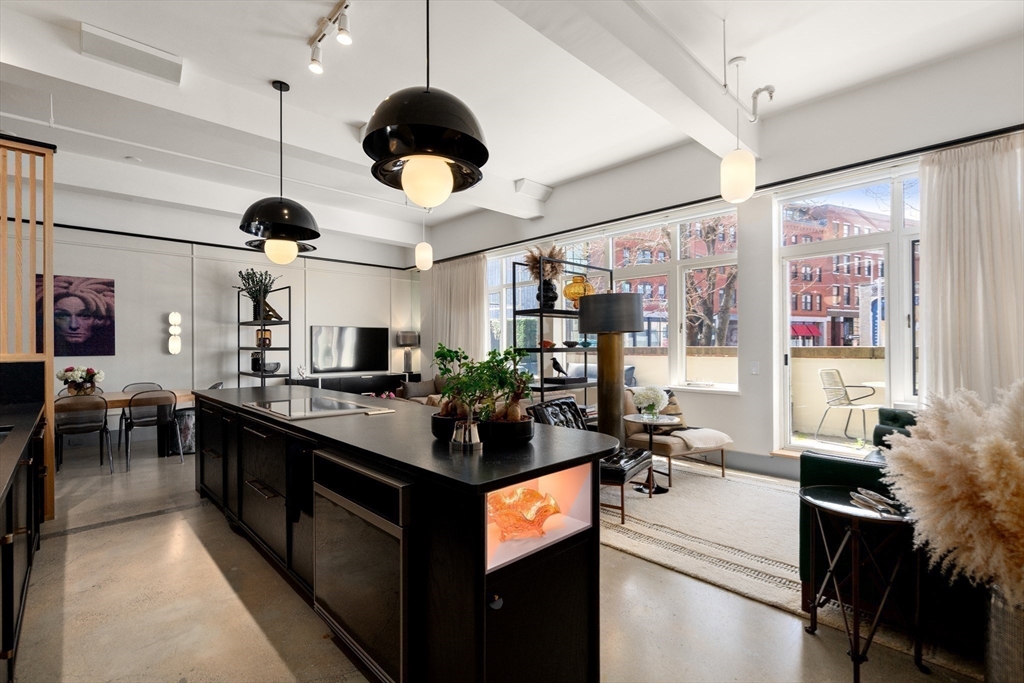 1180-1200 Washington St # 119 Unit: 117,119