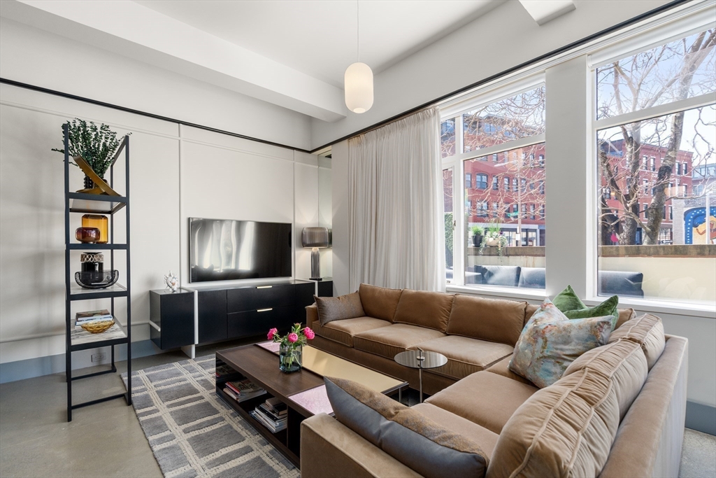 1180-1200 Washington St # 119 Unit: 117,119