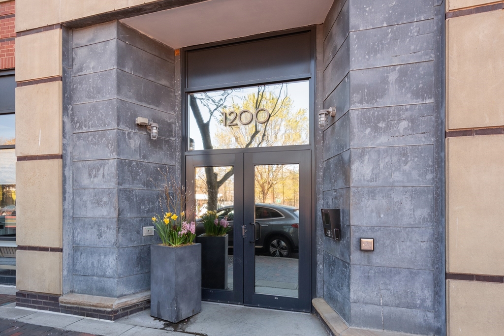 1180-1200 Washington St # 119 Unit: 117,119