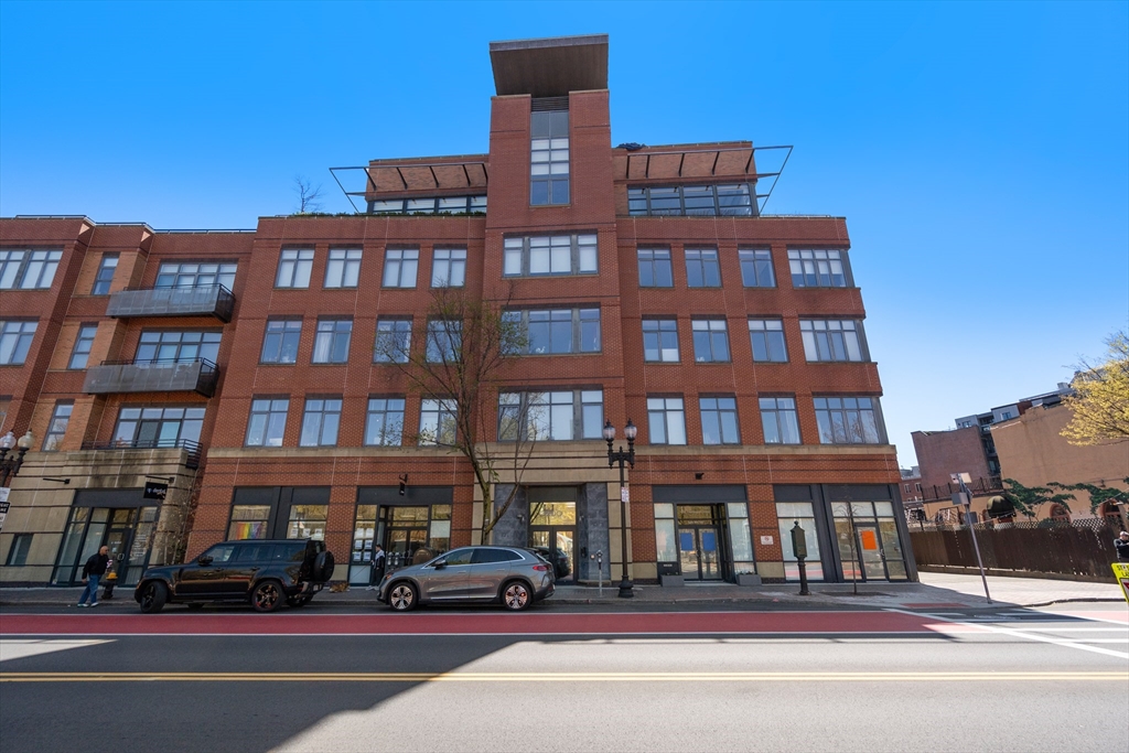 1180-1200 Washington St # 119 Unit: 117,119