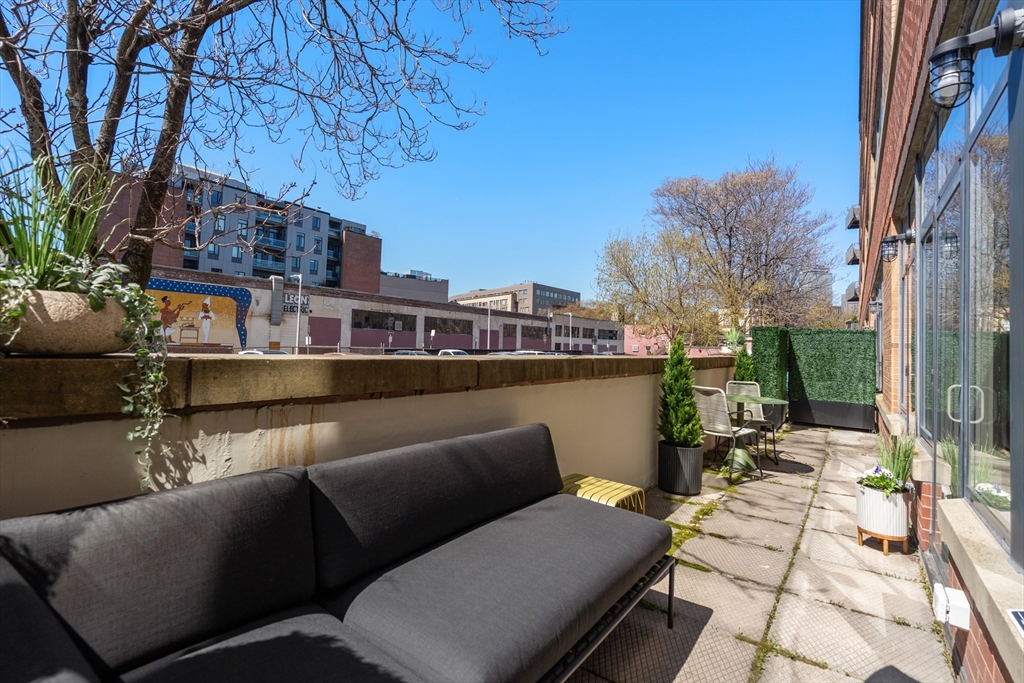 1180-1200 Washington St # 119 Unit: 117,119