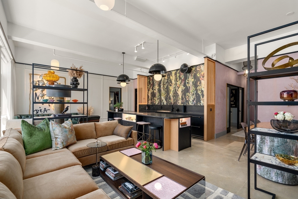 1180-1200 Washington St # 119 Unit: 117,119
