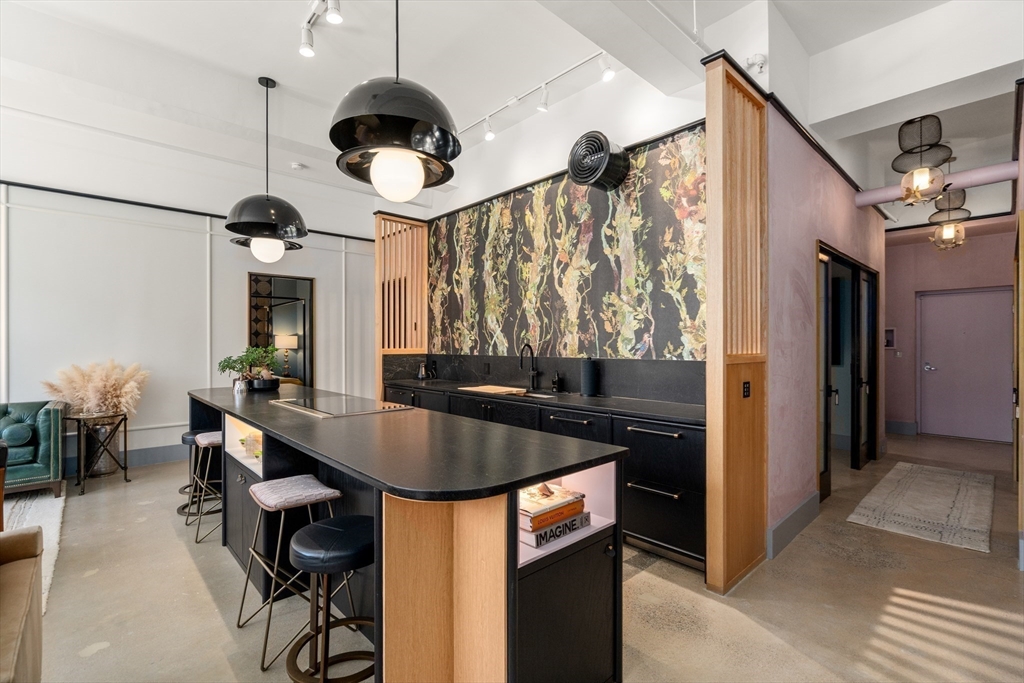 1180-1200 Washington St # 119 Unit: 117,119