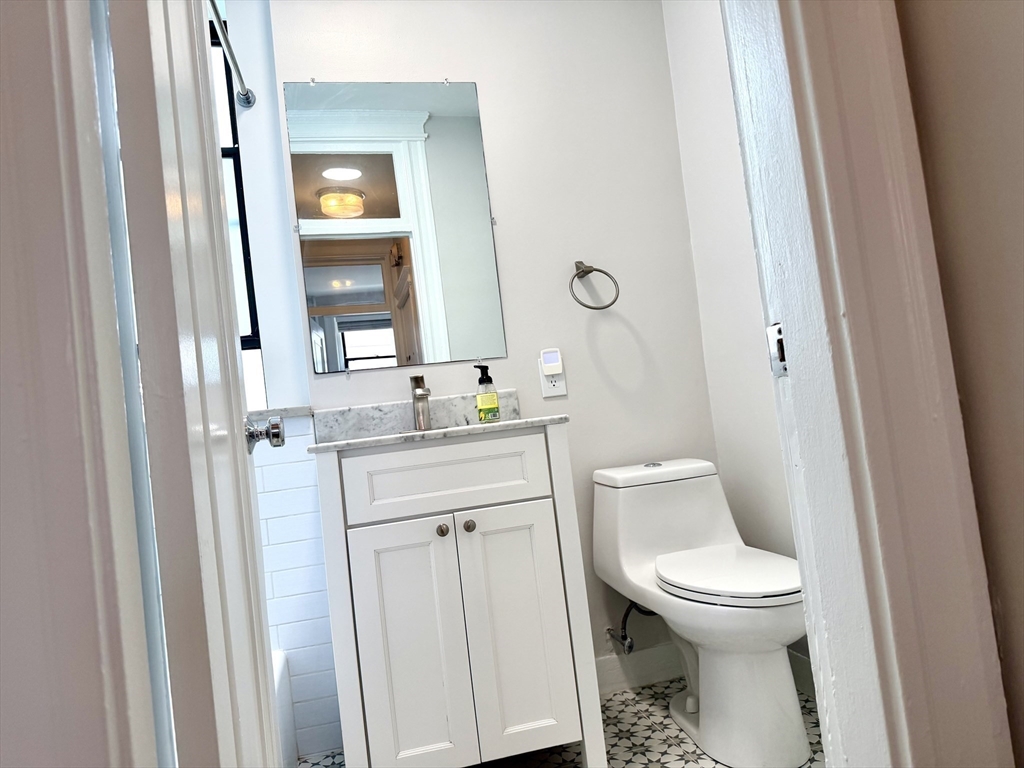 36 E Newton St # 6