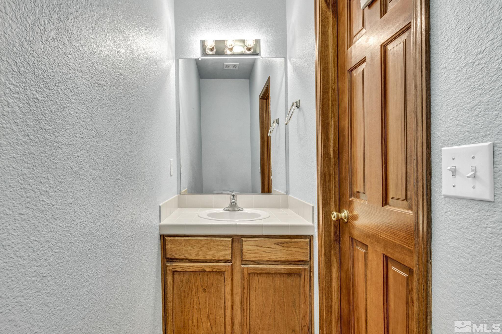 3204 Mangosta Court