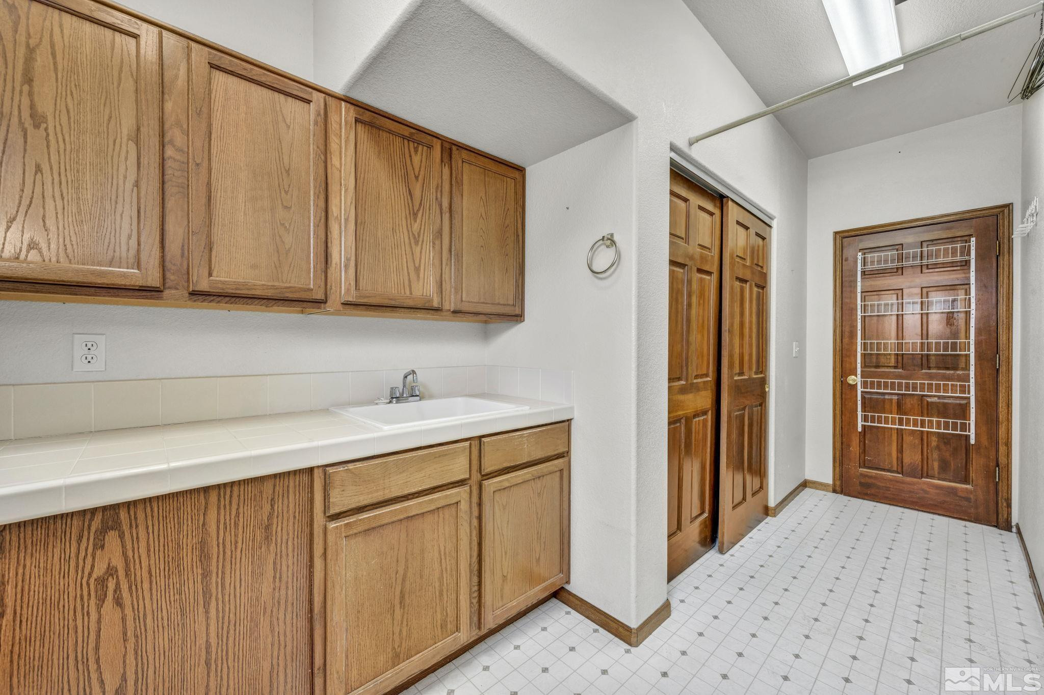 3204 Mangosta Court