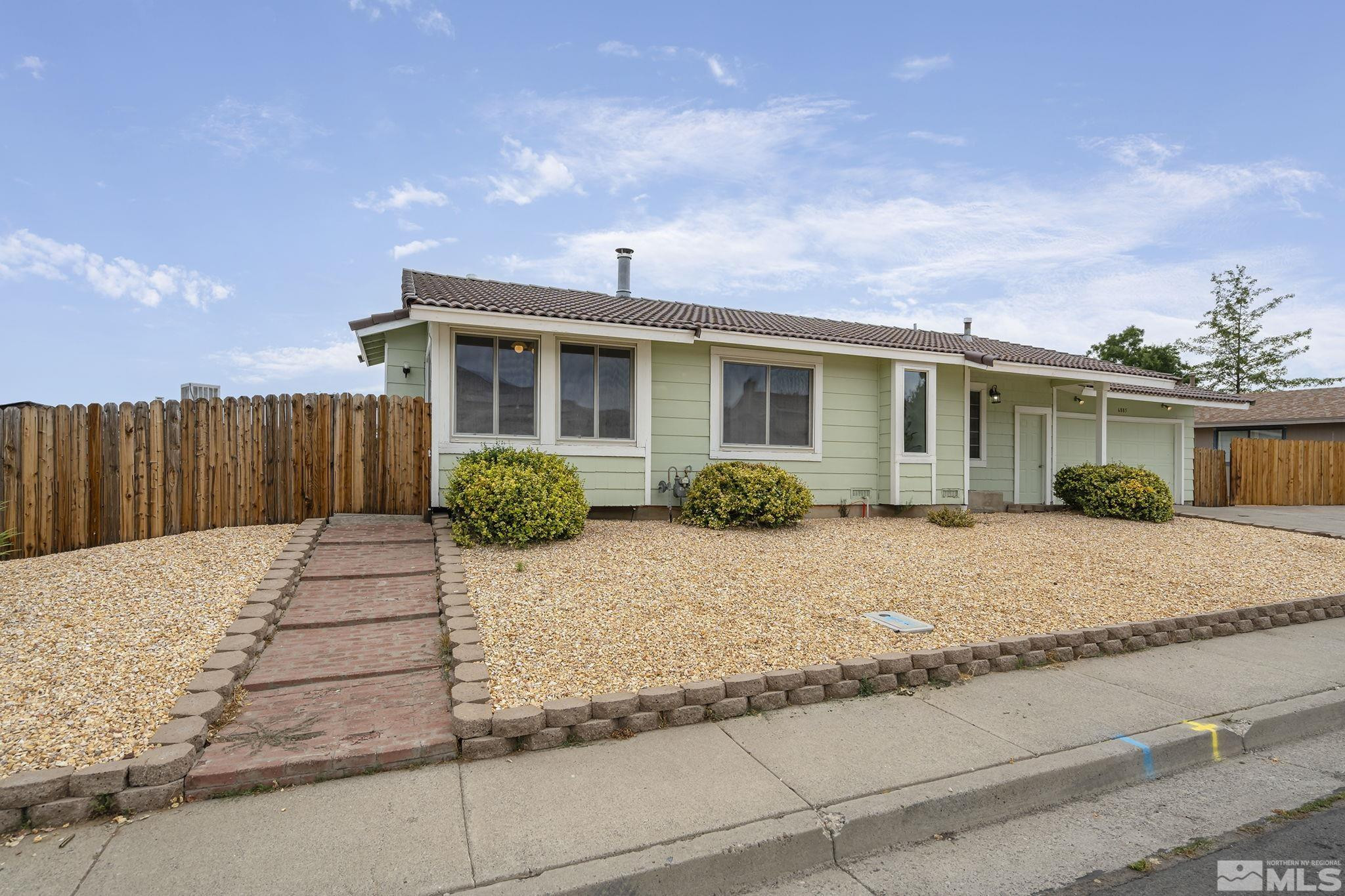 6885 Flower Street