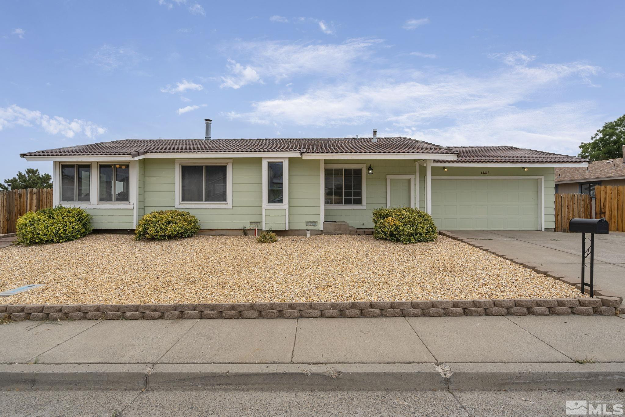 6885 Flower Street