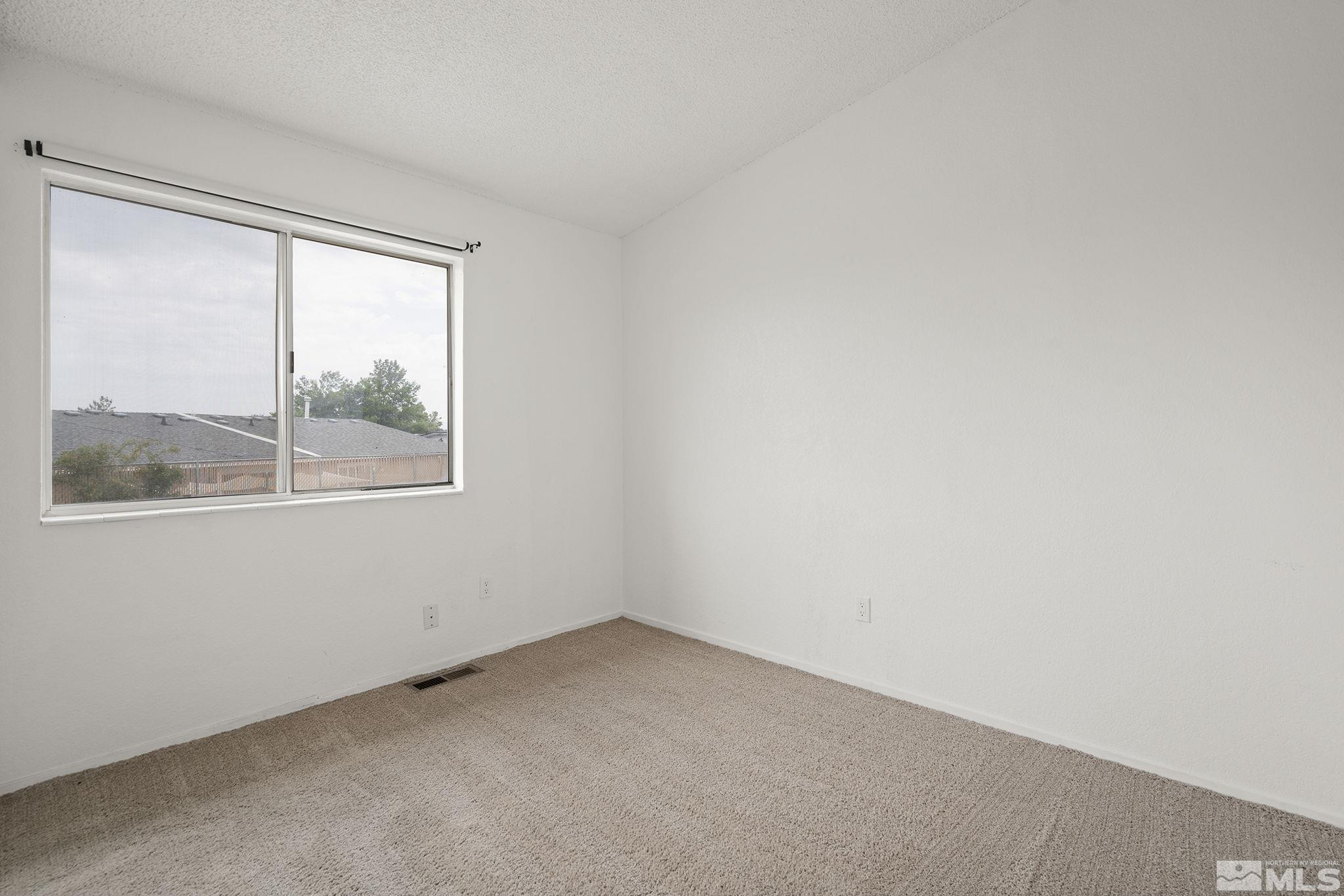 6885 Flower Street