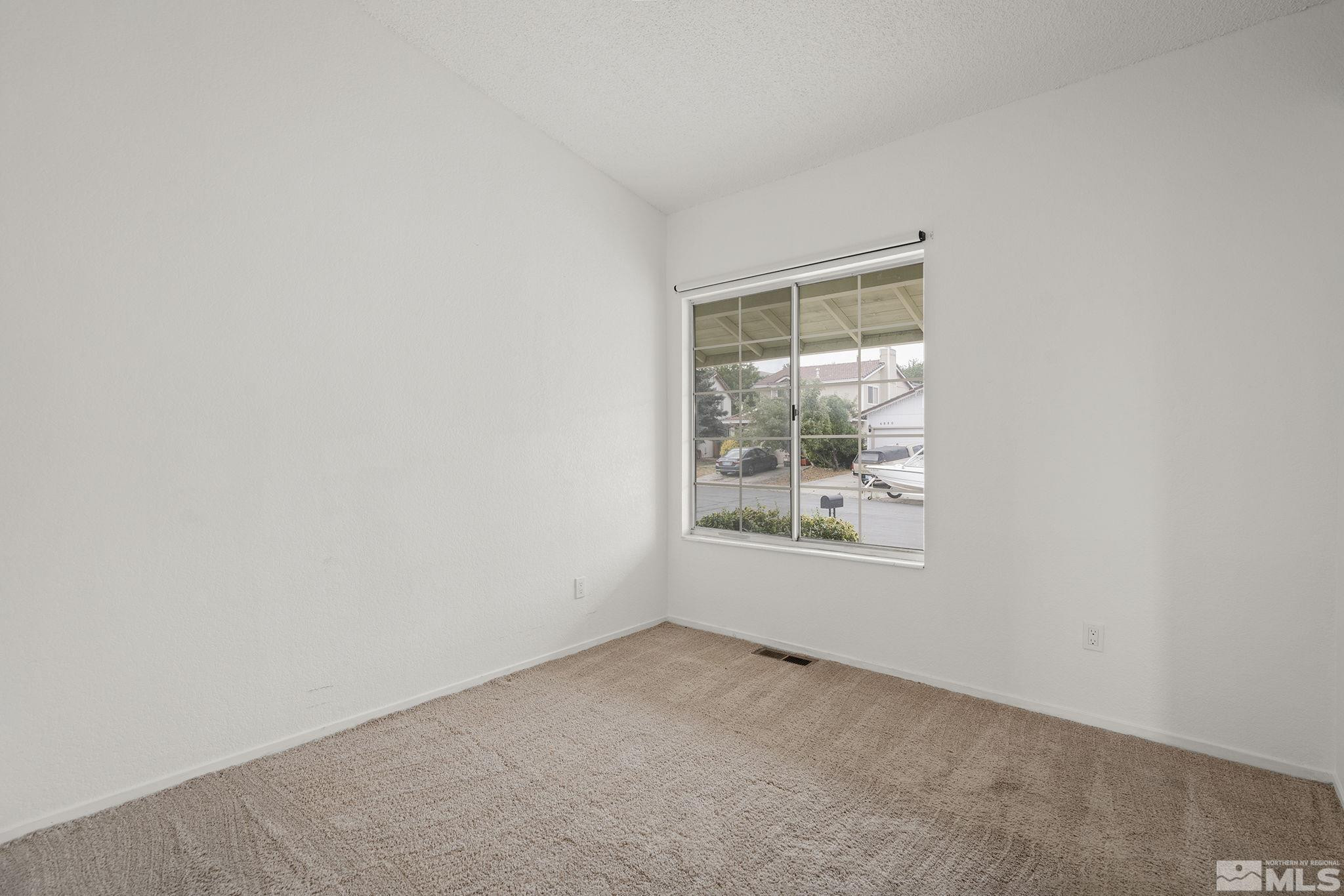 6885 Flower Street