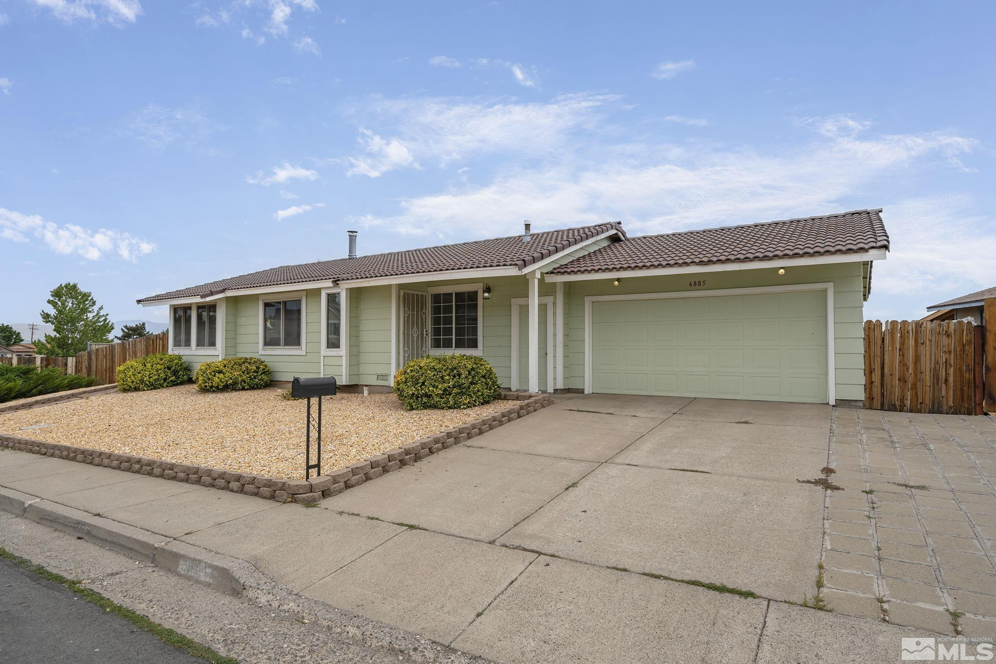 6885 Flower Street