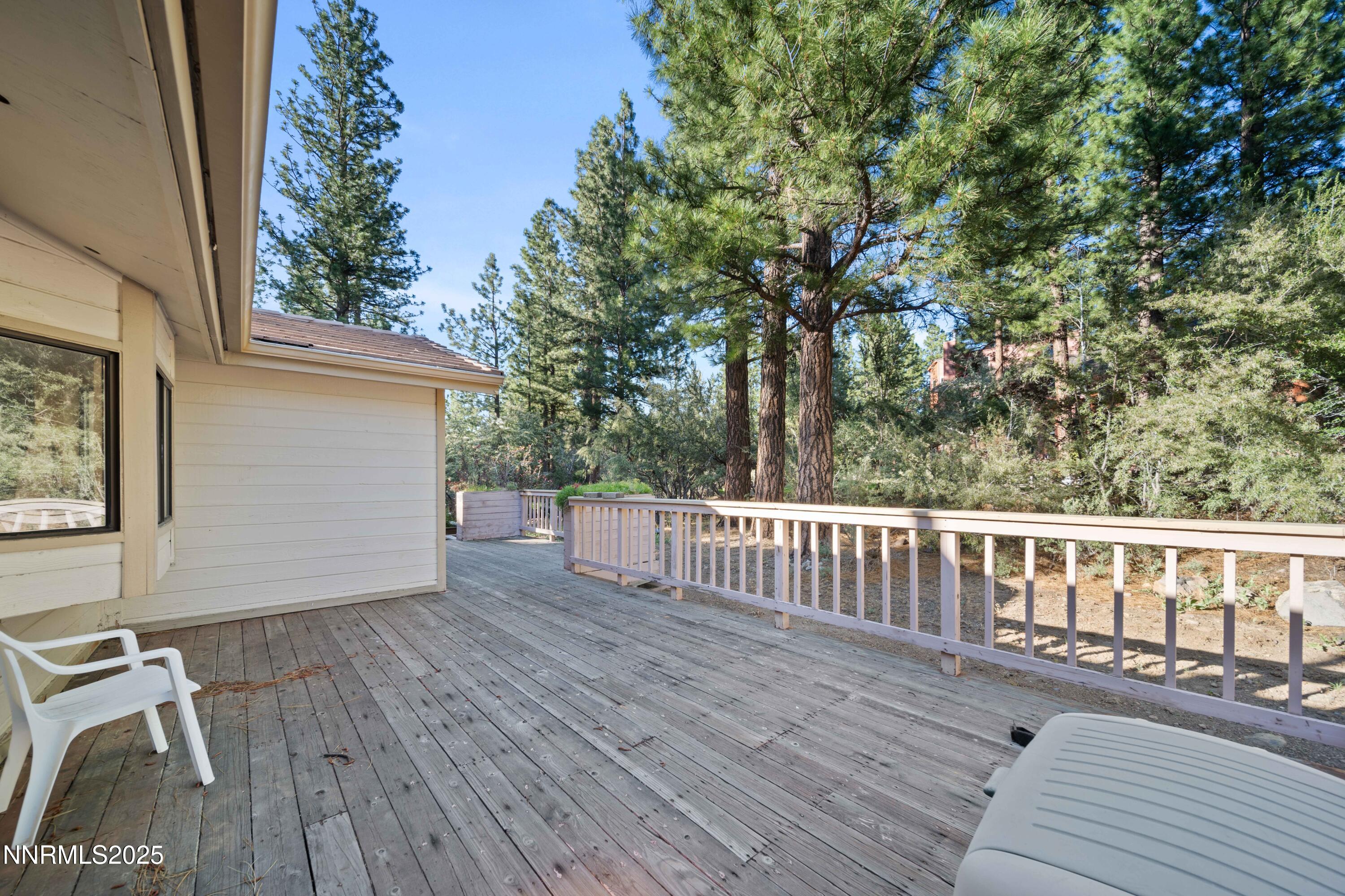 25 Yellow Pine Circle